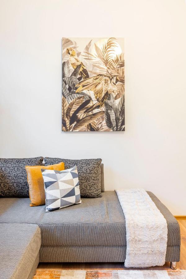 Spacious & Cozy Central Apartment W/ Terrace Budapest Bagian luar foto